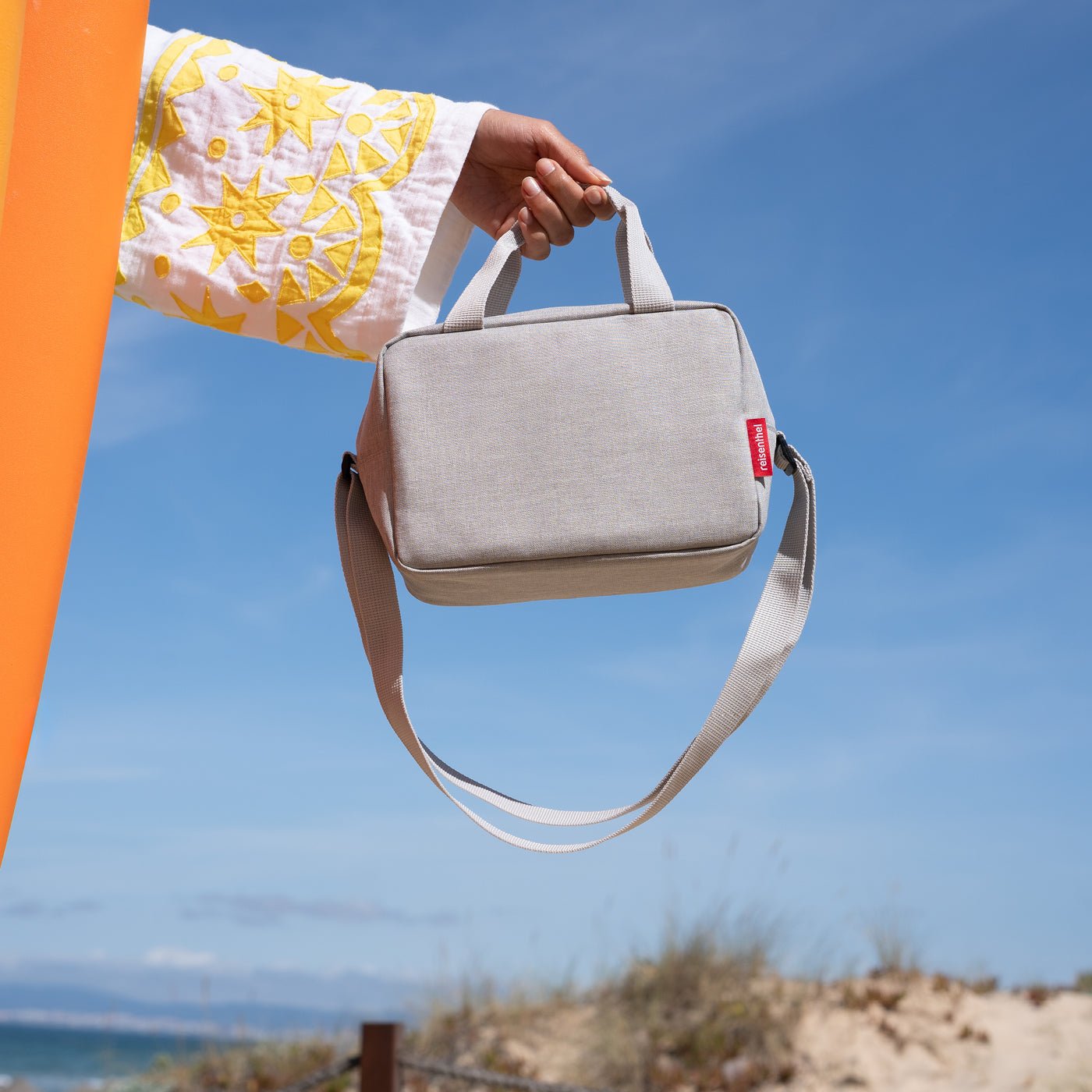 coolerbag to-go twist sky rose Crossbody handbag  • Shoulder handbag  • Small tote bag  • Mini handbag  • Convertible shoulder bag